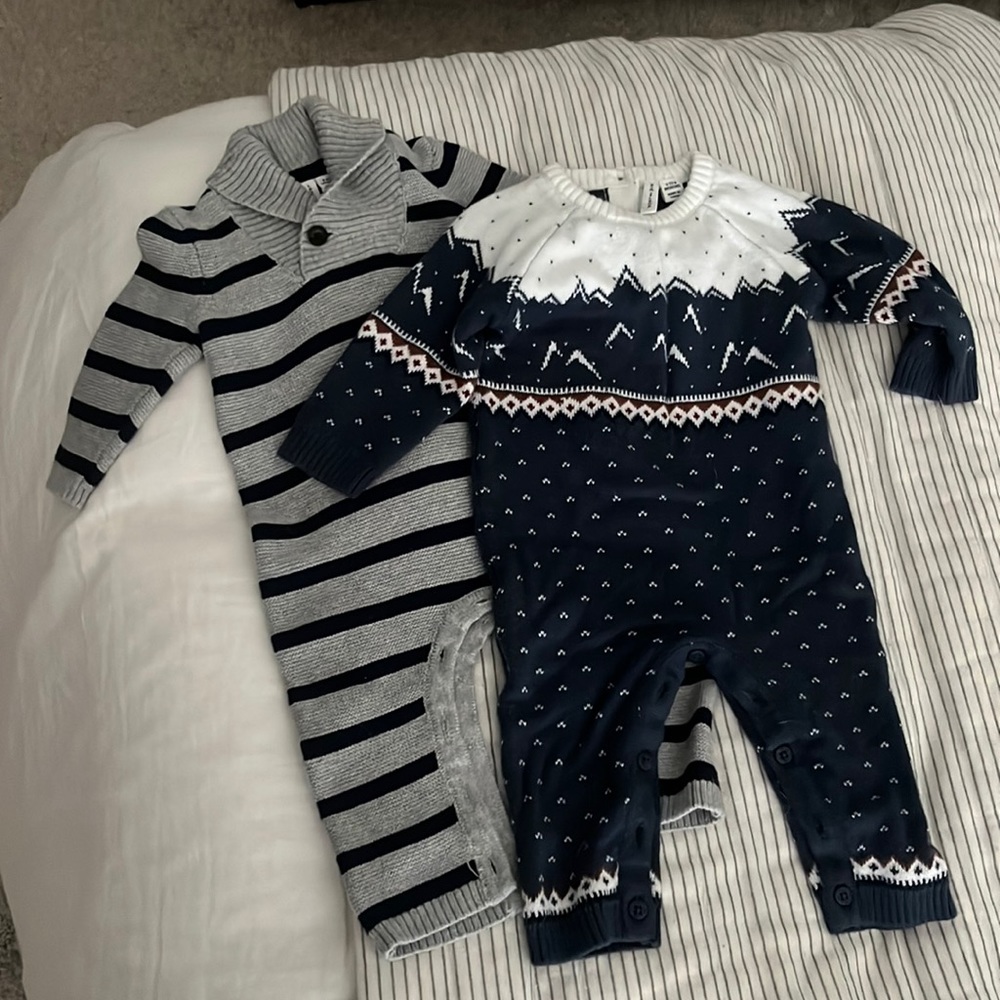 Bundle of 2 sweater onesies
